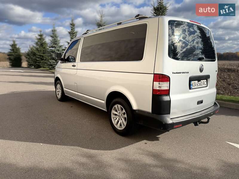 Грузовой фургон Volkswagen Transporter 2010 в Киеве