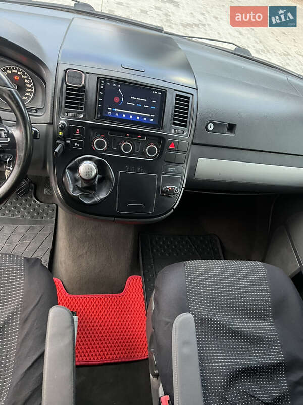 Минивэн Volkswagen Transporter 2010 в Калуше