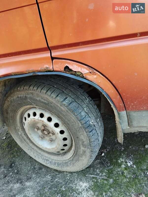 Минивэн Volkswagen Transporter 1992 в Бобрке фото 12 Минивэн Volkswagen Transporter 1992 в Бобрке