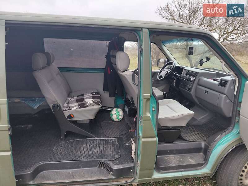 Минивэн Volkswagen Transporter 1996 в Богодухове