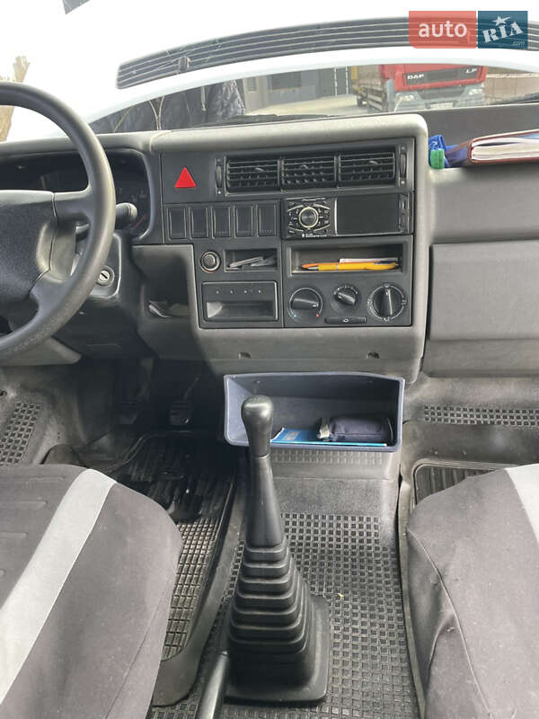 Минивэн Volkswagen Transporter 2000 в Тернополе