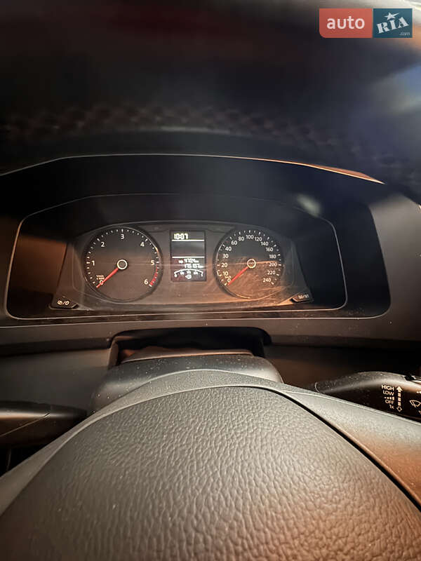 Минивэн Volkswagen Transporter 2016 в Киеве