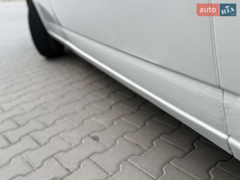 Минивэн Volkswagen Transporter 2000 в Львове