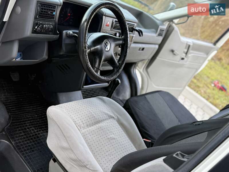Минивэн Volkswagen Transporter 2000 в Львове