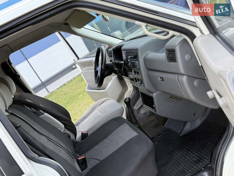 Минивэн Volkswagen Transporter 2000 в Львове