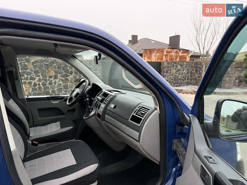 Минивэн Volkswagen Transporter 2004 в Луцке