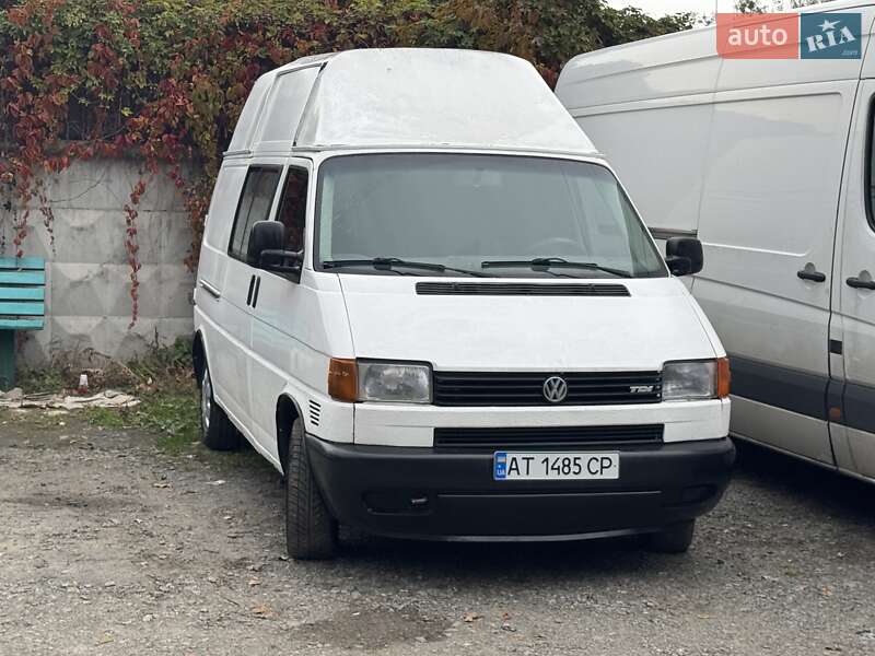 Грузовой фургон Volkswagen Transporter 2001 в Буче
