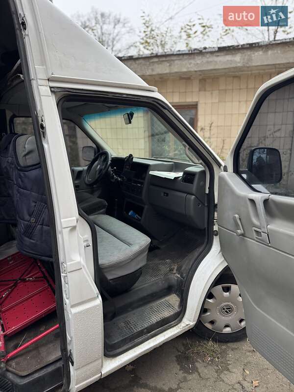 Грузовой фургон Volkswagen Transporter 2001 в Буче