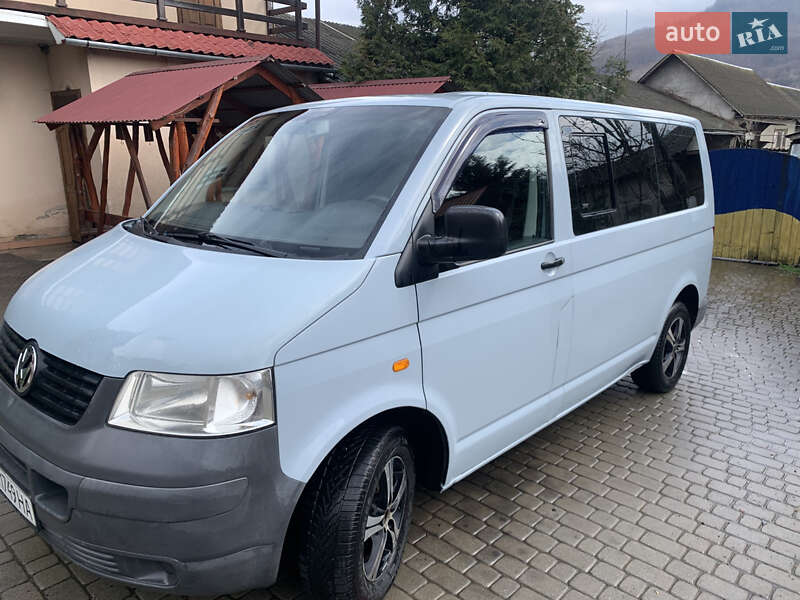 Мінівен Volkswagen Transporter 2003 в Сваляві
