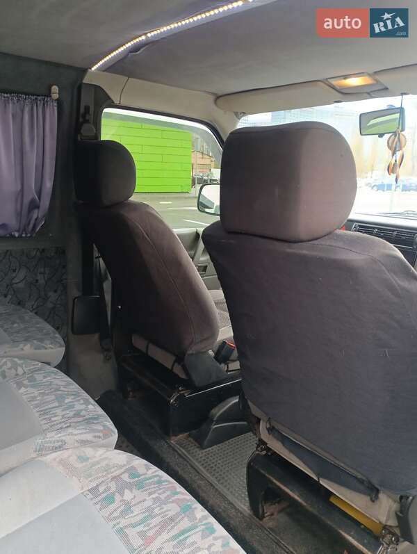 Минивэн Volkswagen Transporter 1999 в Киеве