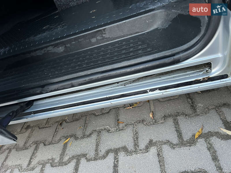 Минивэн Volkswagen Transporter 2005 в Киеве