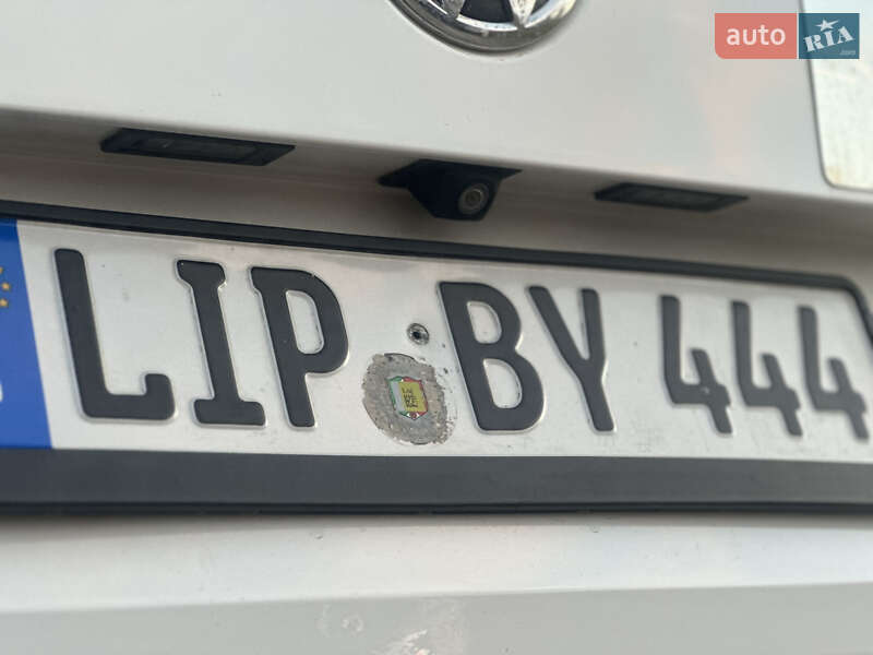 Вантажний фургон Volkswagen Transporter 2016 в Дубні