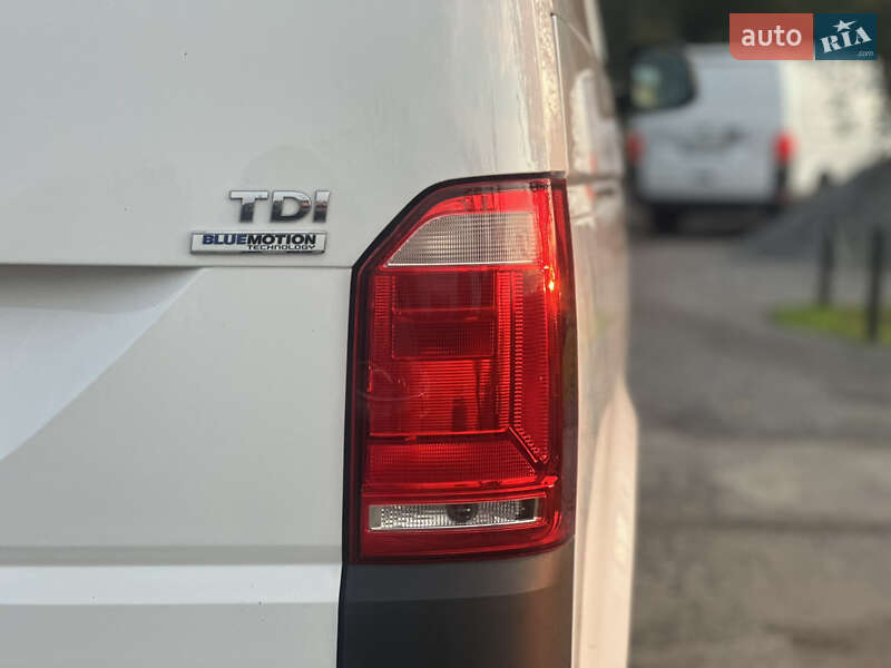 Вантажний фургон Volkswagen Transporter 2016 в Дубні