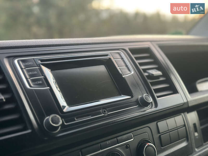 Вантажний фургон Volkswagen Transporter 2016 в Дубні