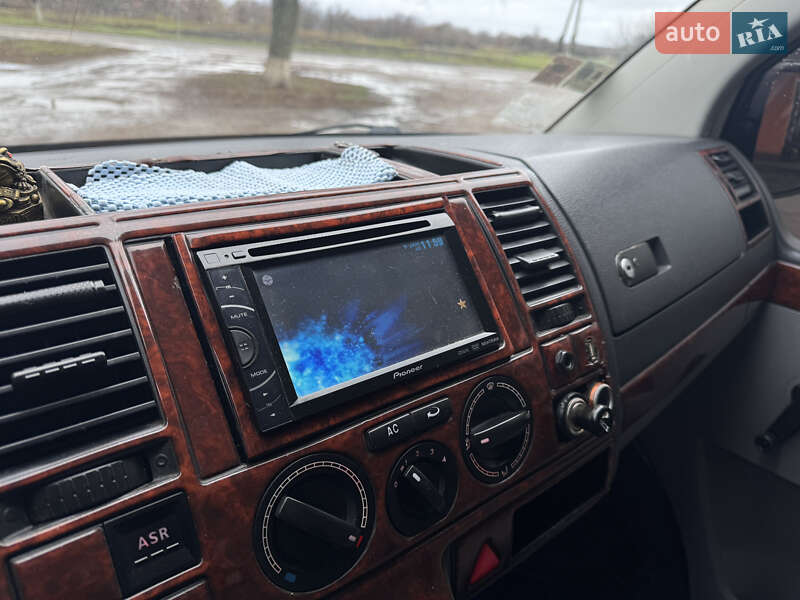 Мінівен Volkswagen Transporter 2005 в Валках