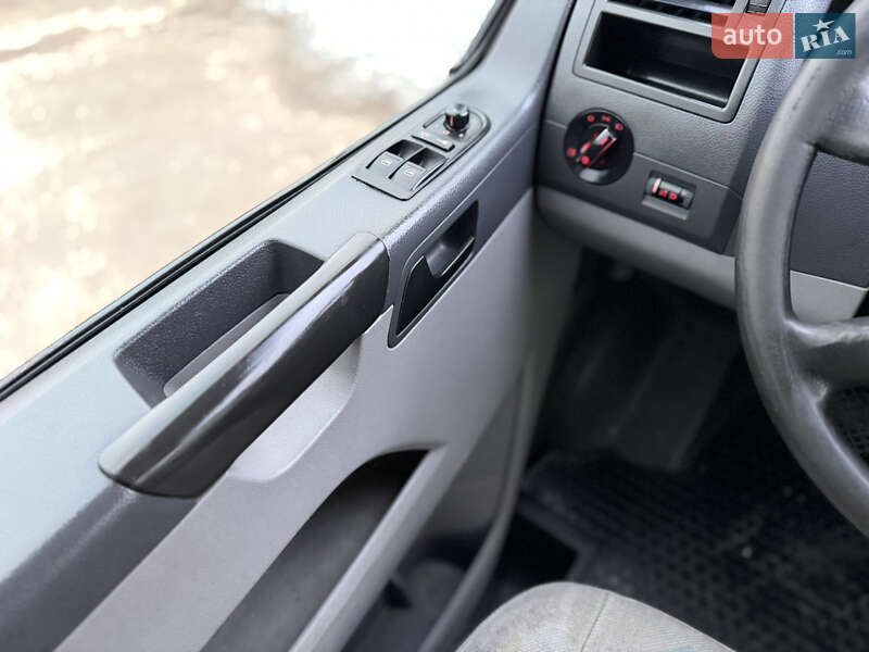 Мінівен Volkswagen Transporter 2005 в Рівному фото 36 Мінівен Volkswagen Transporter 2005 в Рівному