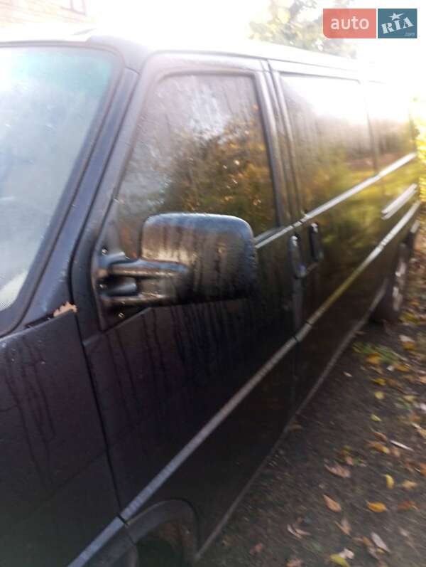 Грузопассажирский фургон Volkswagen Transporter 2000 в Киеве