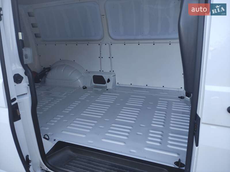 Мінівен Volkswagen Transporter 2021 в Дубні