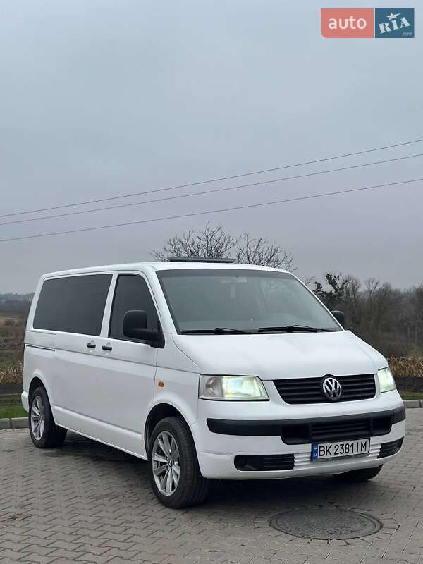 Микроавтобус Volkswagen Transporter 2003 в Шумске