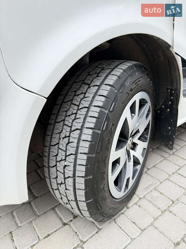 Мікроавтобус Volkswagen Transporter 2007 в Умані