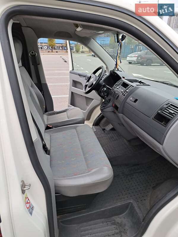 Минивэн Volkswagen Transporter 2008 в Киеве