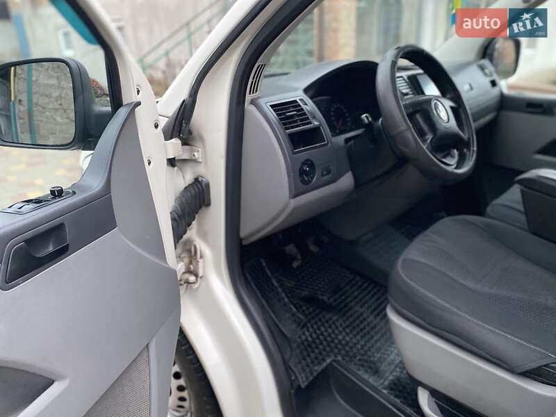 Минивэн Volkswagen Transporter 2006 в Львове