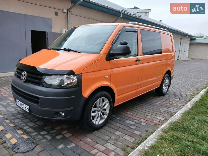 Мінівен Volkswagen Transporter 2012 в Чорткові