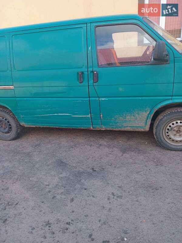 Грузовой фургон Volkswagen Transporter 1998 в Ровно