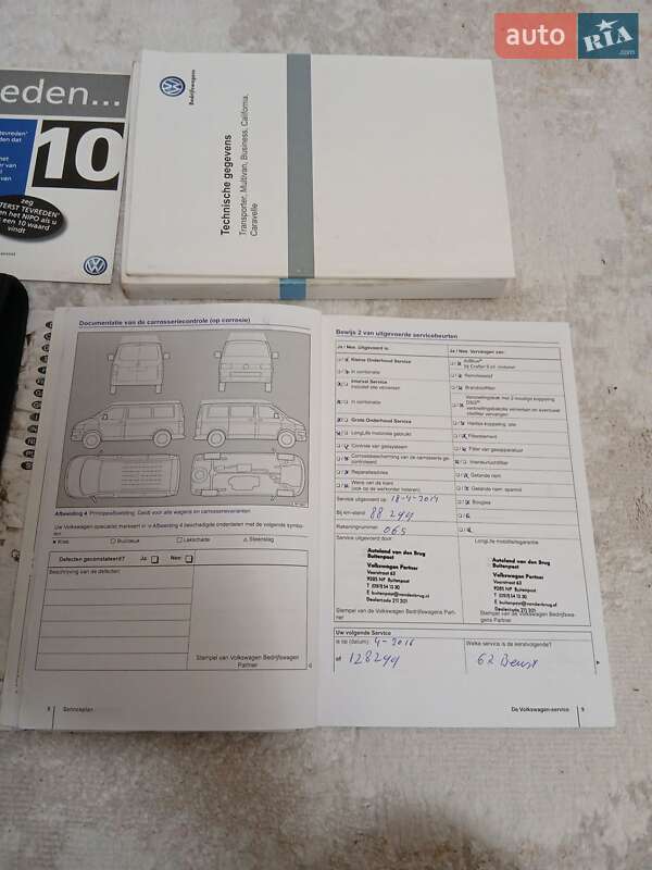 Мінівен Volkswagen Transporter 2012 в Чорткові