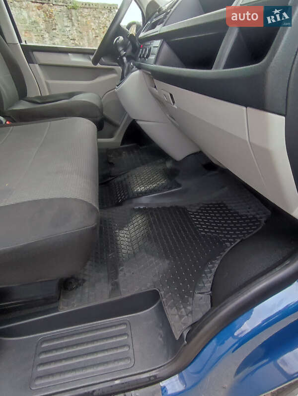 Вантажний фургон Volkswagen Transporter 2018 в Дубні