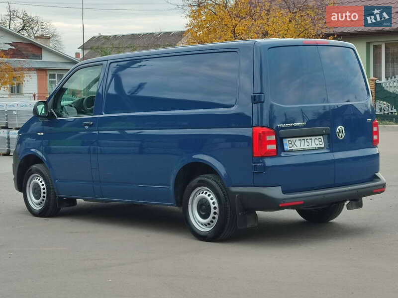 Вантажний фургон Volkswagen Transporter 2018 в Дубні