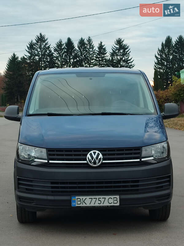 Вантажний фургон Volkswagen Transporter 2018 в Дубні