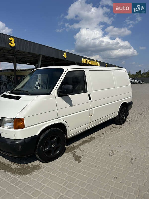 Вантажний фургон Volkswagen Transporter 1999 в Ірпені
