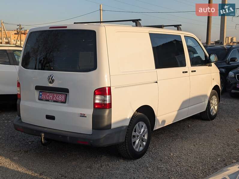 Грузовой фургон Volkswagen Transporter 2012 в Ровно
