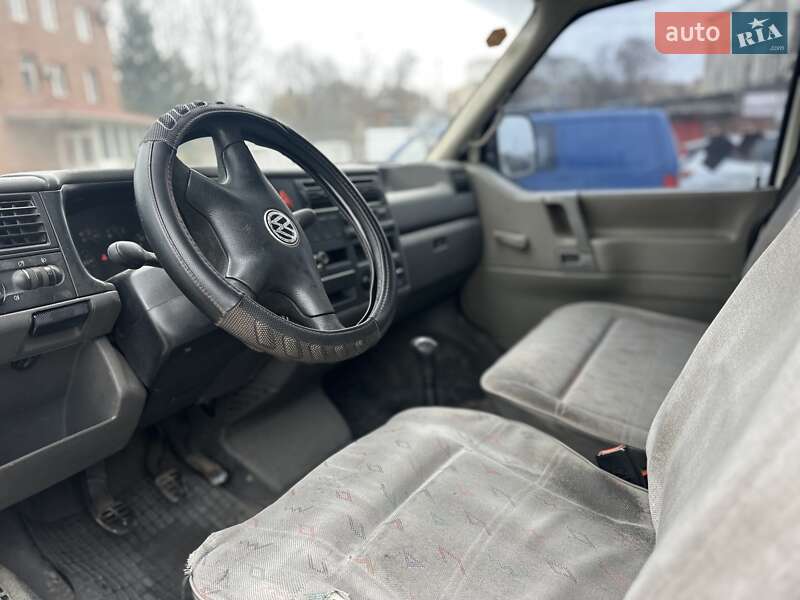Вантажний фургон Volkswagen Transporter 2000 в Тернополі