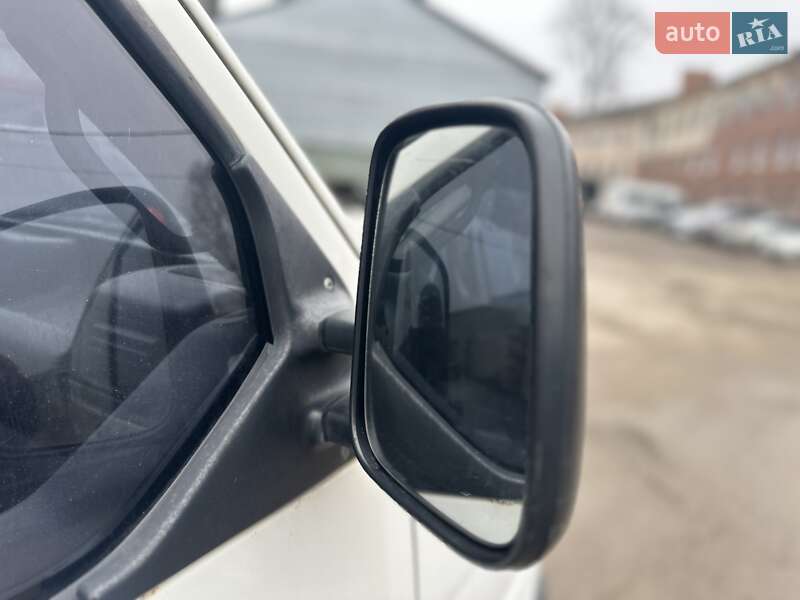 Вантажний фургон Volkswagen Transporter 2000 в Тернополі