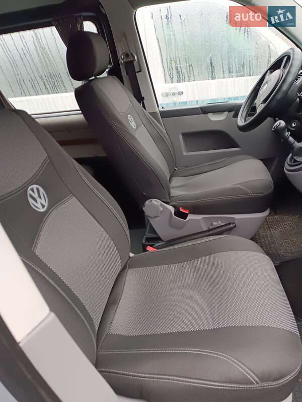 Минивэн Volkswagen Transporter 2008 в Чутове
