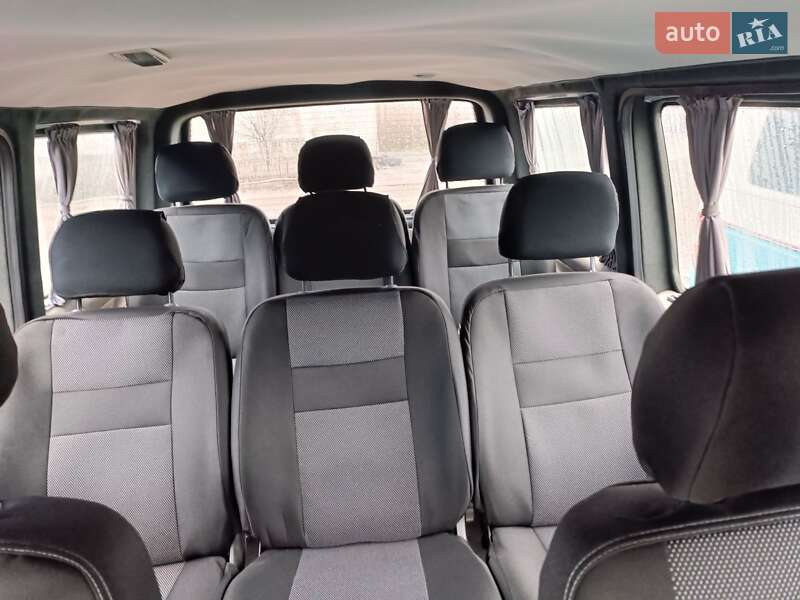 Минивэн Volkswagen Transporter 2008 в Чутове