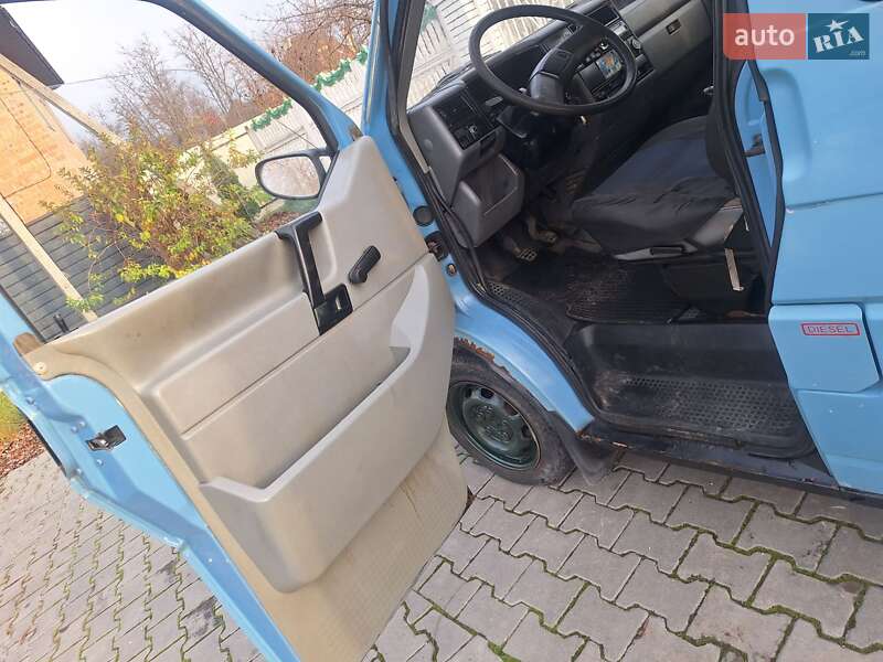 Минивэн Volkswagen Transporter 1993 в Черновцах