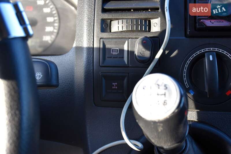 Мінівен Volkswagen Transporter 2006 в Дрогобичі