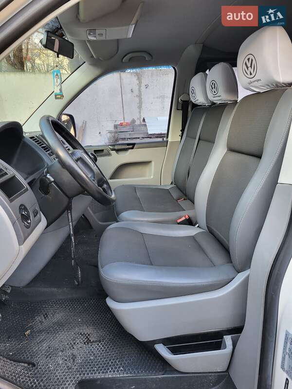 Минивэн Volkswagen Transporter 2006 в Житомире