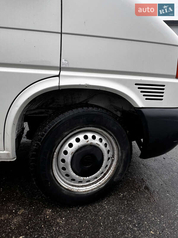 Минивэн Volkswagen Transporter 2001 в Хмельницком