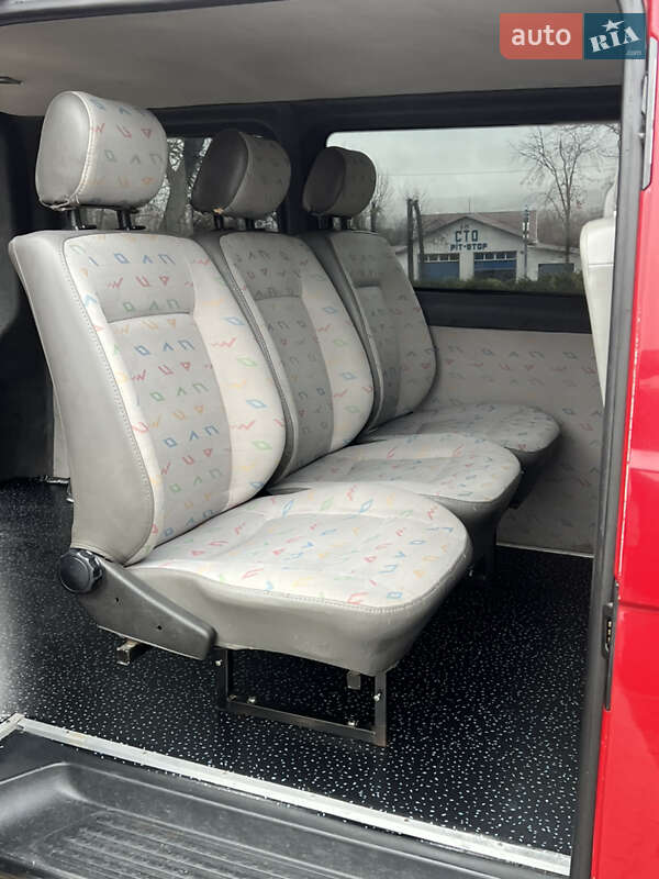 Минивэн Volkswagen Transporter 2003 в Кицмани