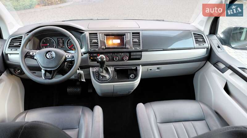 Минивэн Volkswagen Transporter 2019 в Долине