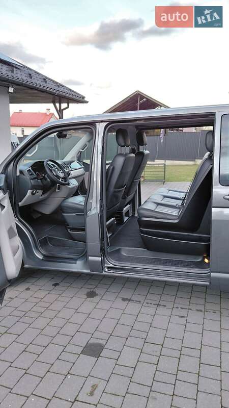 Минивэн Volkswagen Transporter 2019 в Долине