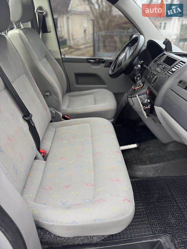 Минивэн Volkswagen Transporter 2006 в Вишневце