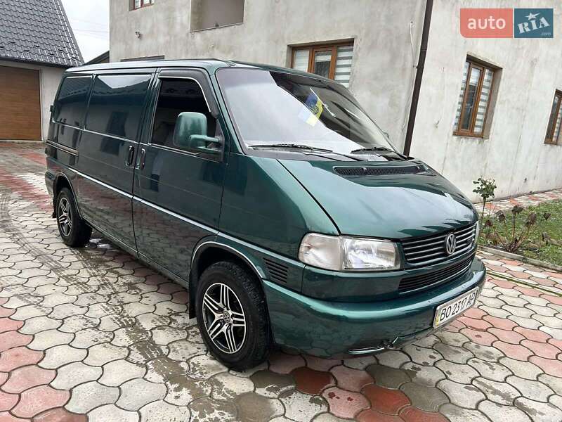 Грузовой фургон Volkswagen Transporter 2002 в Надворной