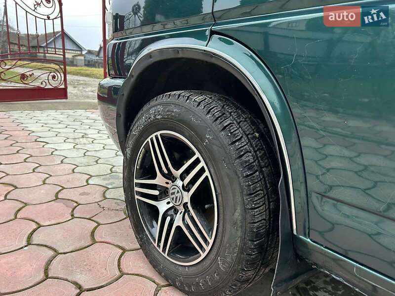 Грузовой фургон Volkswagen Transporter 2002 в Надворной