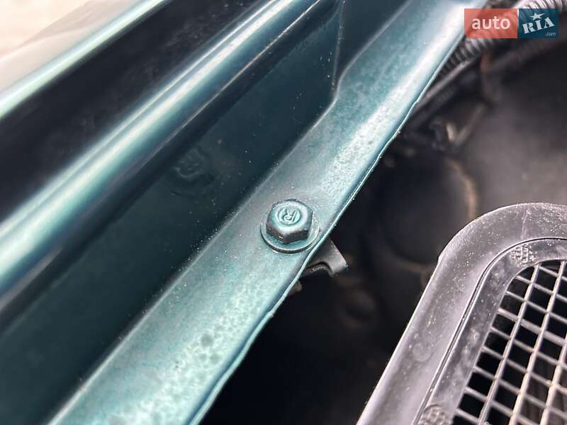 Грузовой фургон Volkswagen Transporter 2002 в Надворной