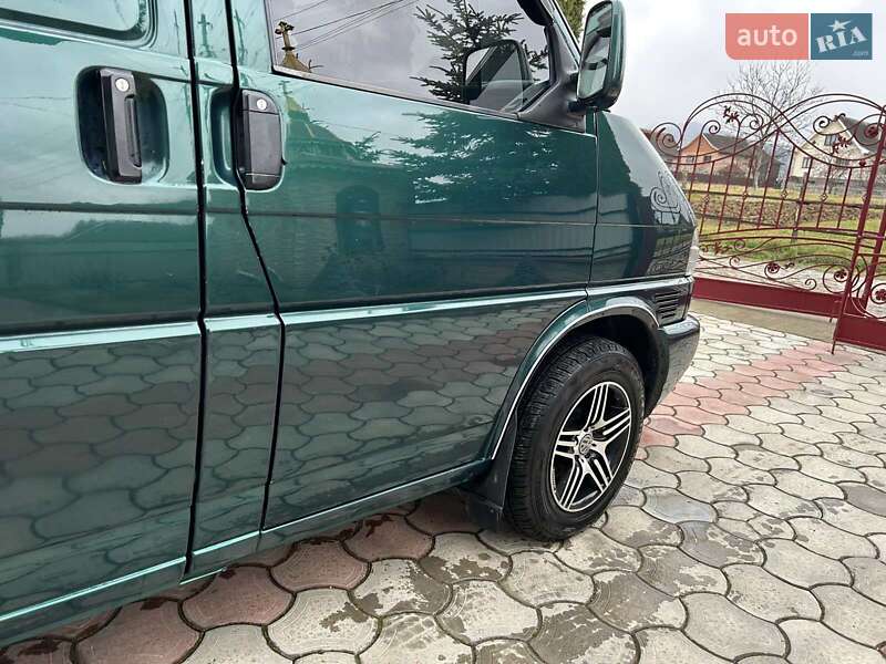 Грузовой фургон Volkswagen Transporter 2002 в Надворной